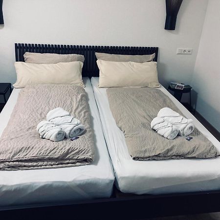 Free Apartment - Ermstal Bad Urach Esterno foto